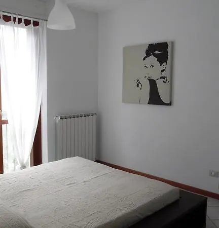 Apartment Luminoso, Tra Mare E Lago