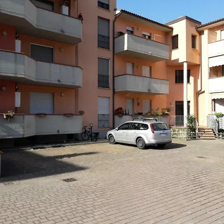 Apartment Luminoso, Tra Mare E Lago